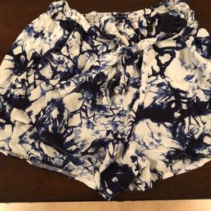 Blue patterned flowy shorts